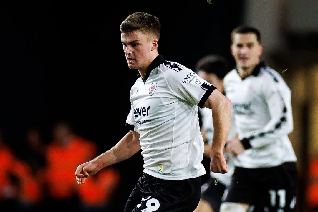 Bristol City Dominate Portsmouth with a 5-0 Masterclass