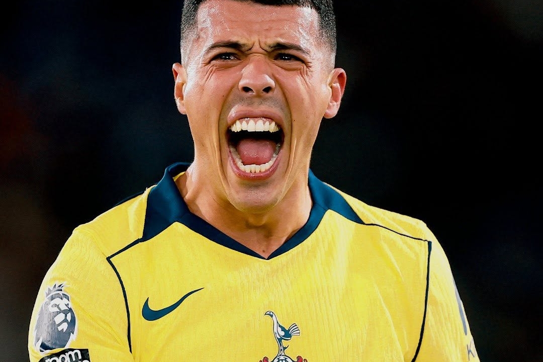 Tottenham's Narrow Win Over Palace as Gray Strikes Early