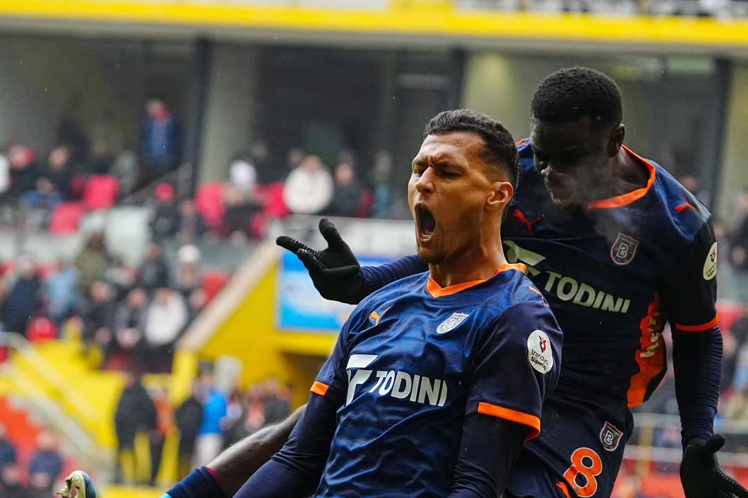 Başakşehir's Dominance Overwhelms Kayserispor in a 3-0 Victory