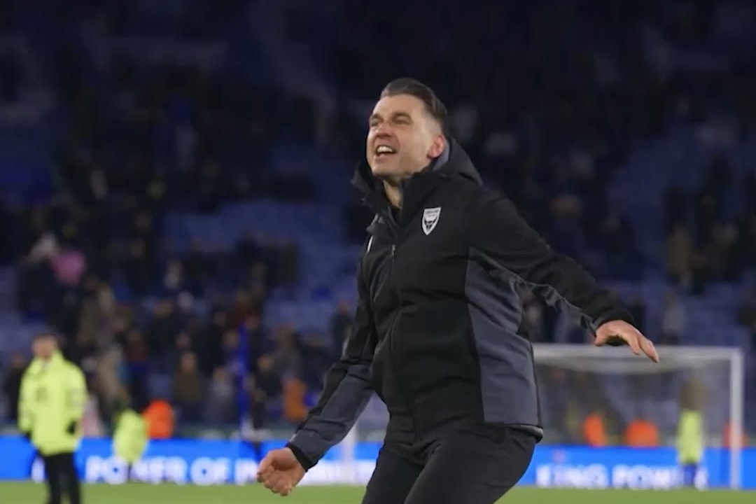 Oxford United Overcome Leicester 2-1 in Tactical Championship Duel