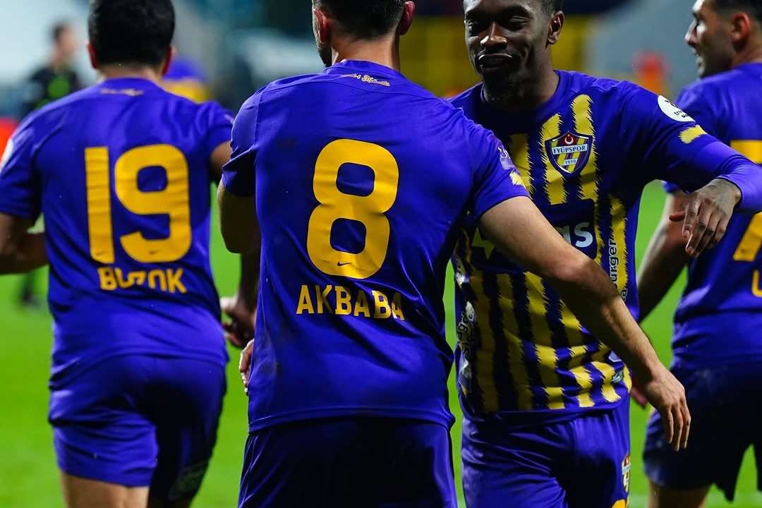 Eyüpspor and Beşiktaş Share Late Goals in Istanbul Draw