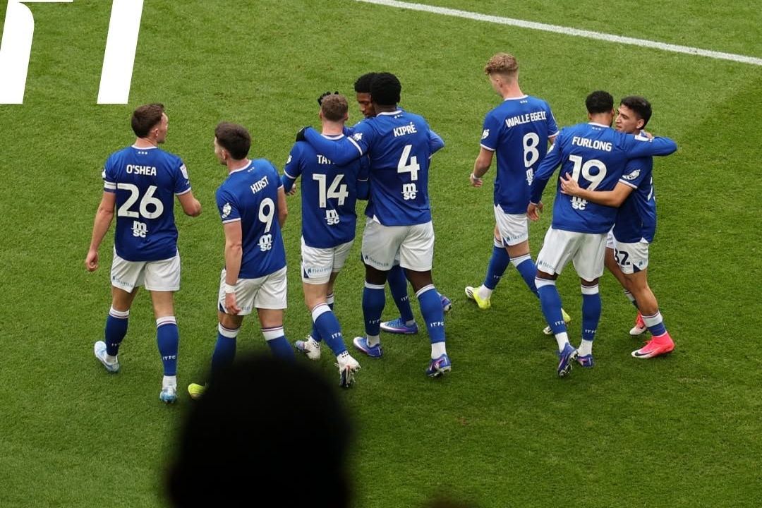 Ipswich Dominate Blackburn 3-0 with Szmodics' Late Strike