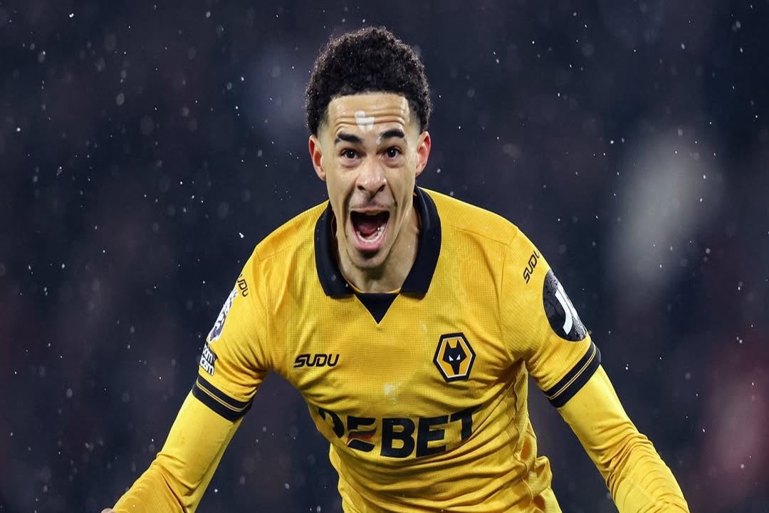 Saka Shines as Arsenal and Wolves Settle for a Late Draw