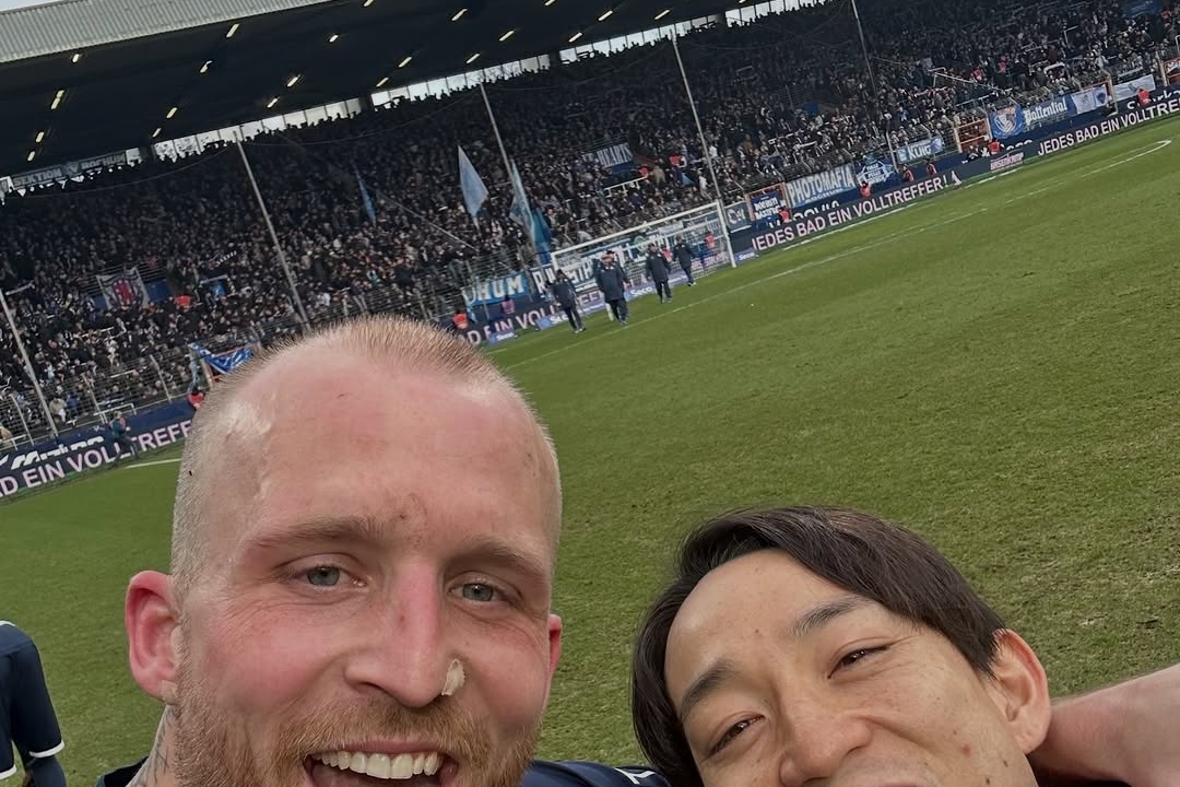 Bochum's Early Blitz Stuns Schalke 2-0 as Holtmann Shines