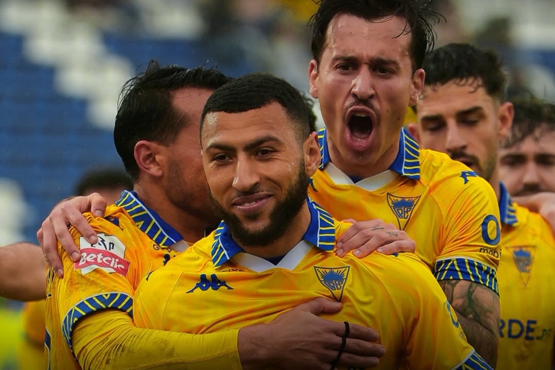 Estoril's Offensive Brilliance Overpowers Santa Clara 4-2