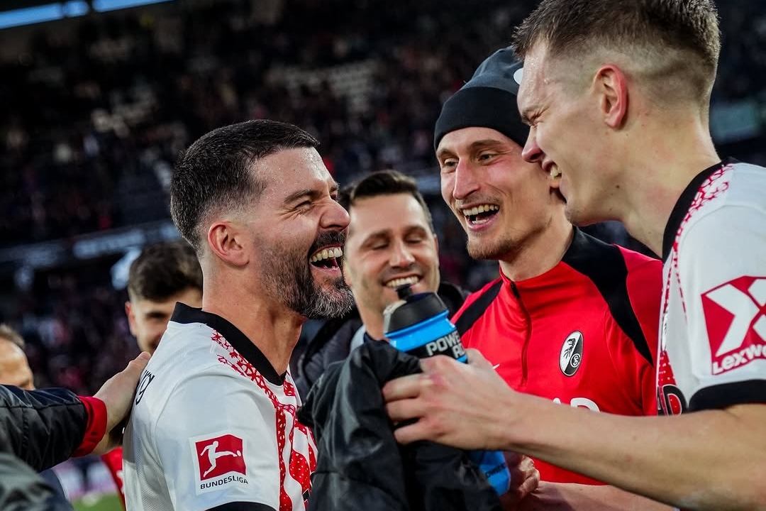 Freiburg Holds Off Bremen 1-0 Despite Manzambi's Red Card