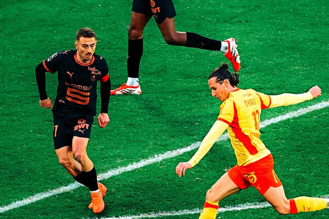 Lens Overcome Rennes 3-1 Despite Aguilar's Red Card Drama