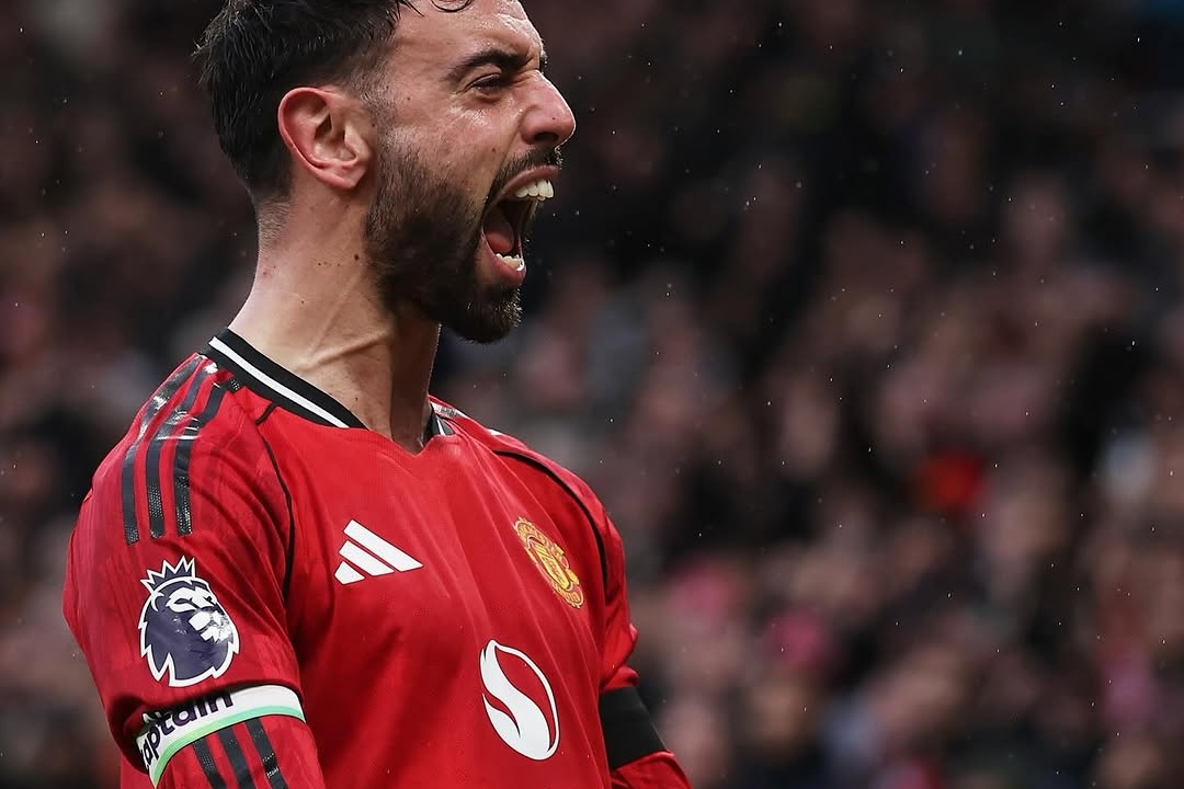 Bruno Fernandes Shines as Man United Topple 10-Man Tottenham 2-0