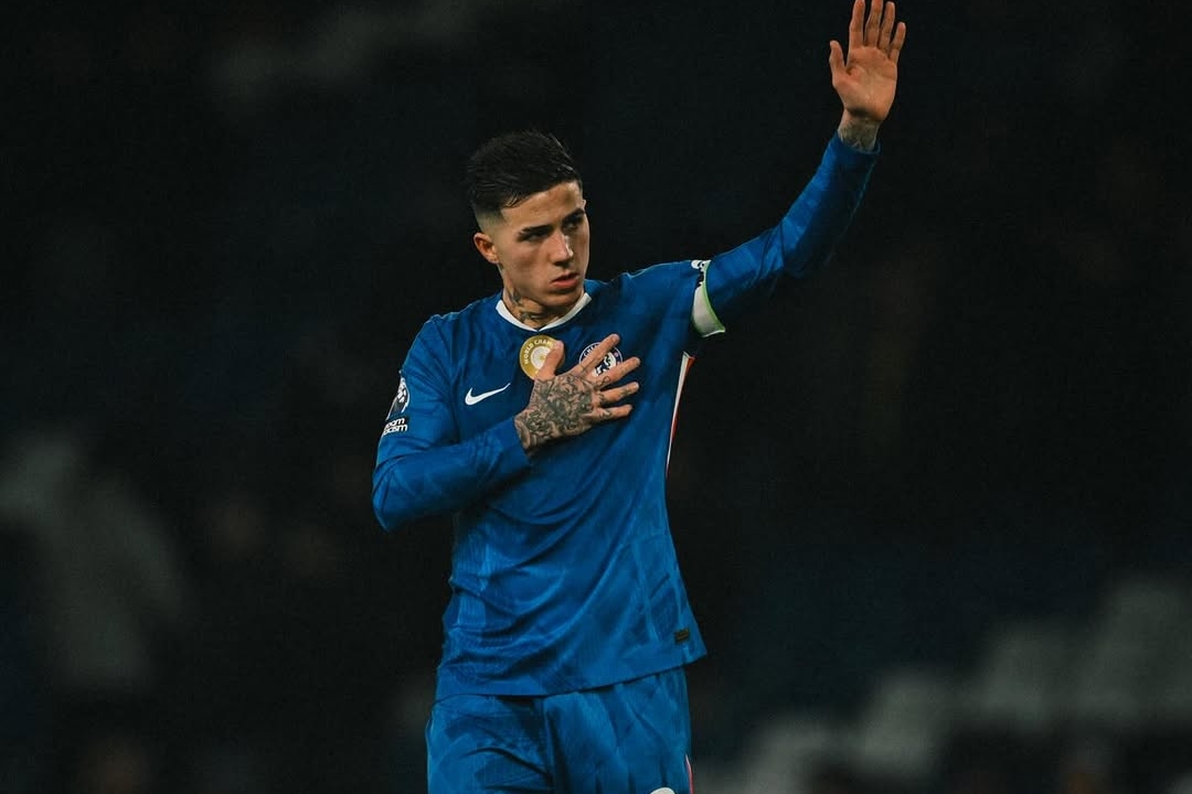 Chelsea and Leeds Battle to 2-2 Draw as Palmer Shines at Stamford Bridge