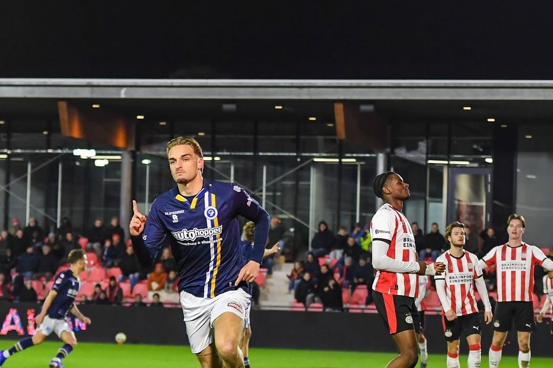De Graafschap Outlasts Jong PSV in Tense 2-1 Duel at De Herdgang