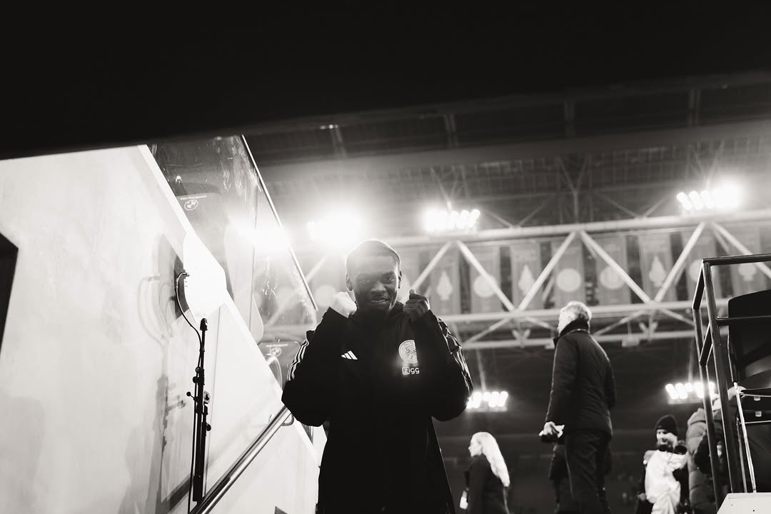 Ajax Dominates with a 4-1 Victory as Godts and Mokio Shine