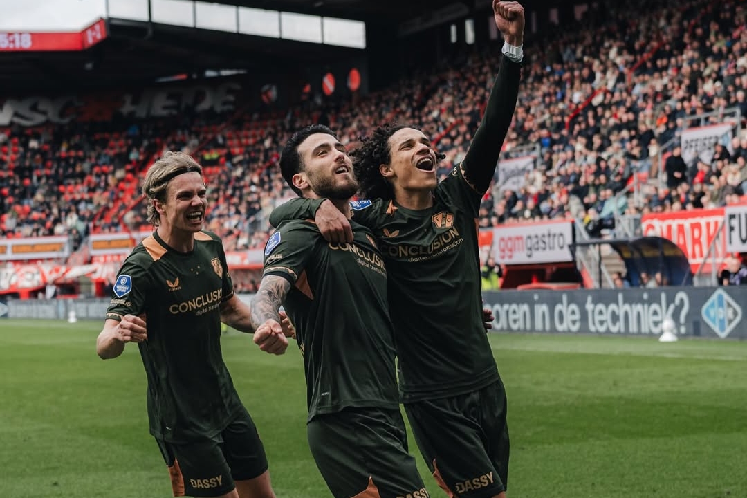 Utrecht Overcomes Twente with Stepanov and Alarcón Goals