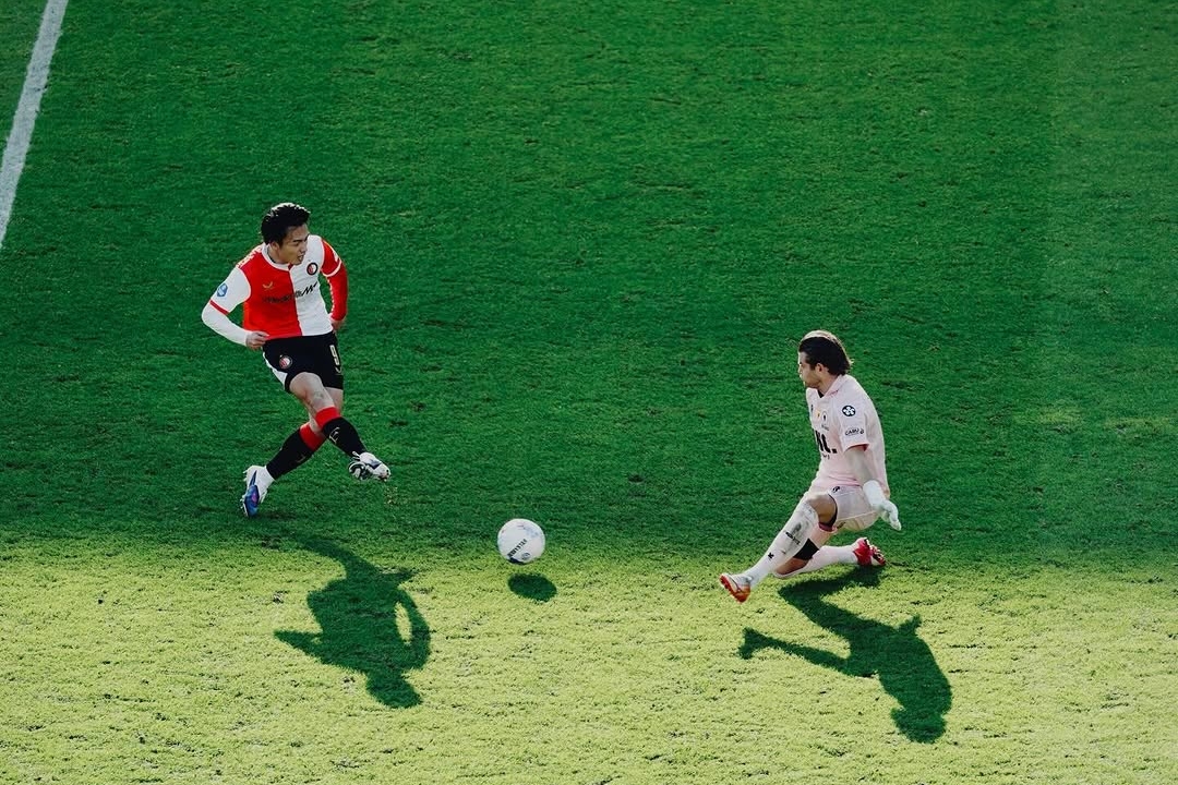 Ueda's Double Seals Feyenoord Comeback Against Excelsior