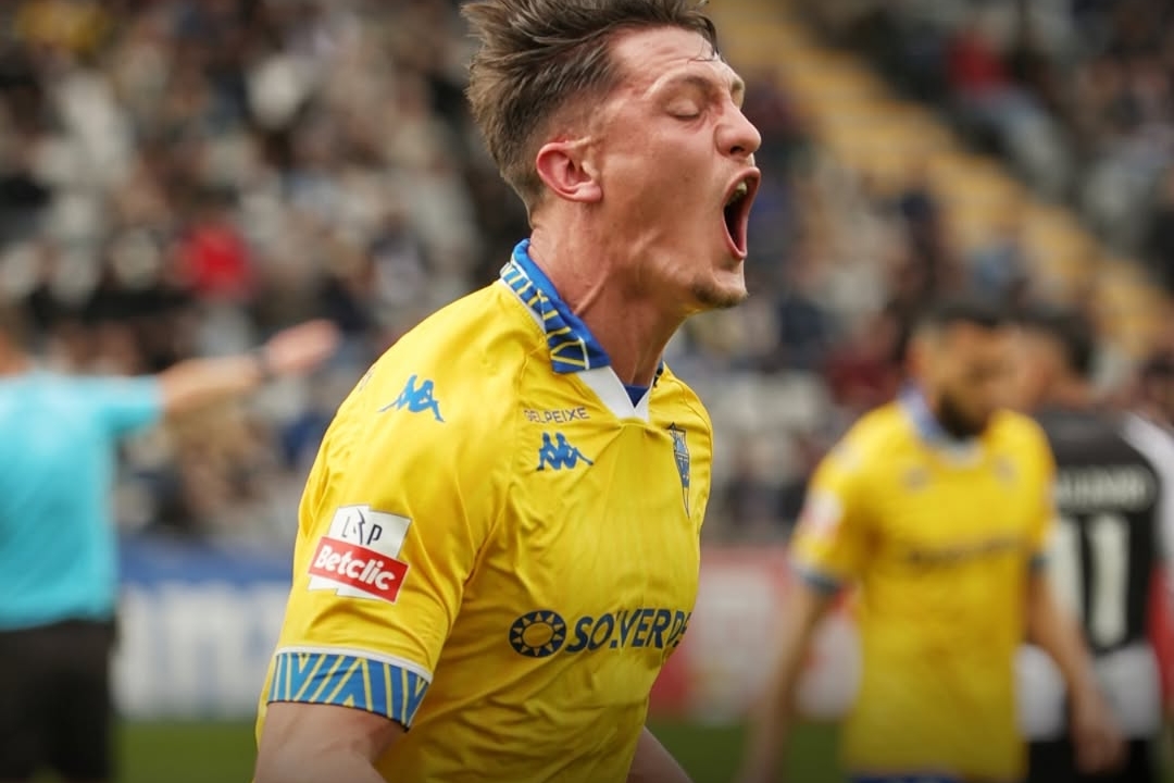 Estoril Edge Past Nacional with Bacher's Early Strike