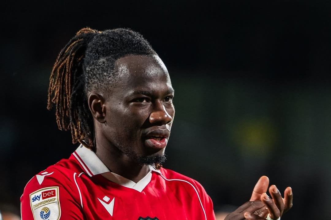 Smith and Cleworth Shine as Wrexham Hold Off Portsmouth 2-1