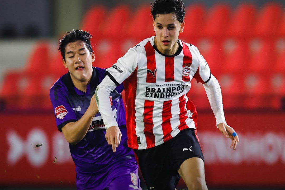 Late Equalizer Secures Dordrecht a Point Against Jong PSV