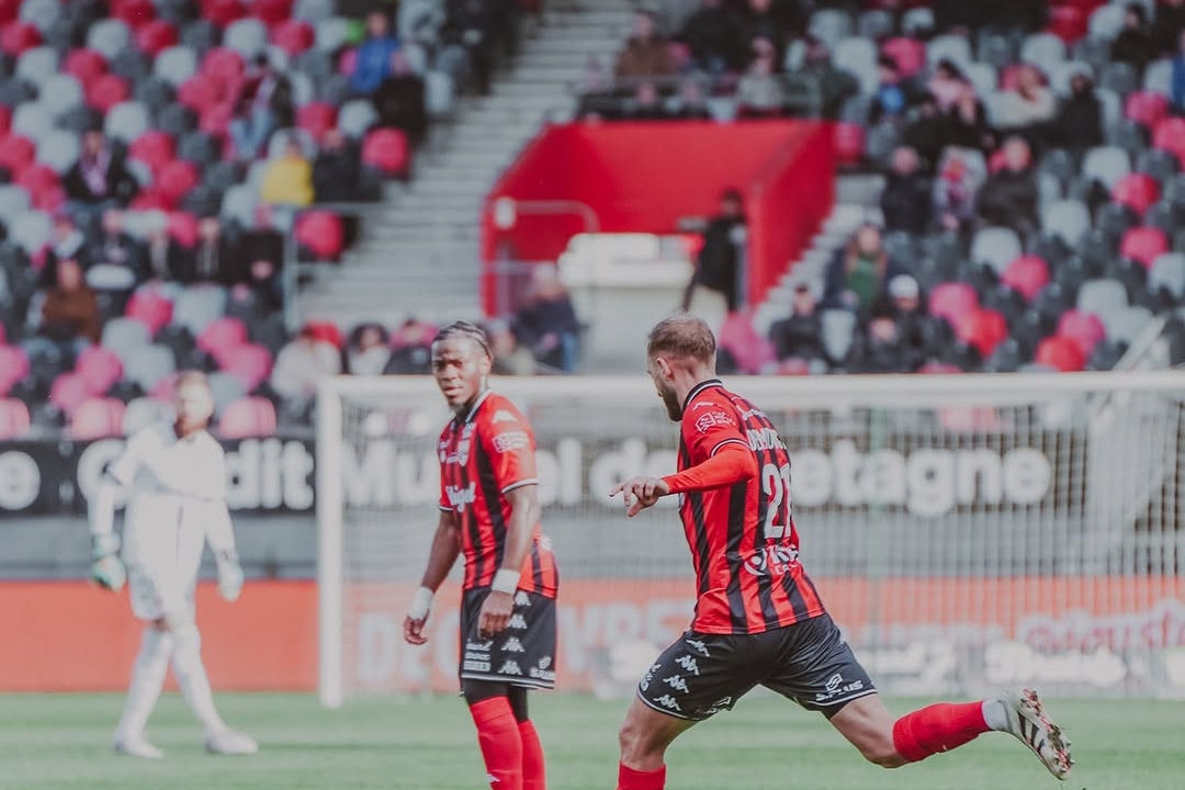 Guingamp and Rodez Play to a Goalless Draw Amid Defensive Stalwarts
