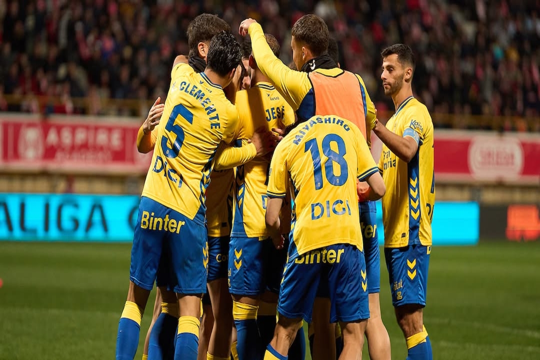 Las Palmas Overcome Cultural Leonesa 3-0 as Fuster Shines