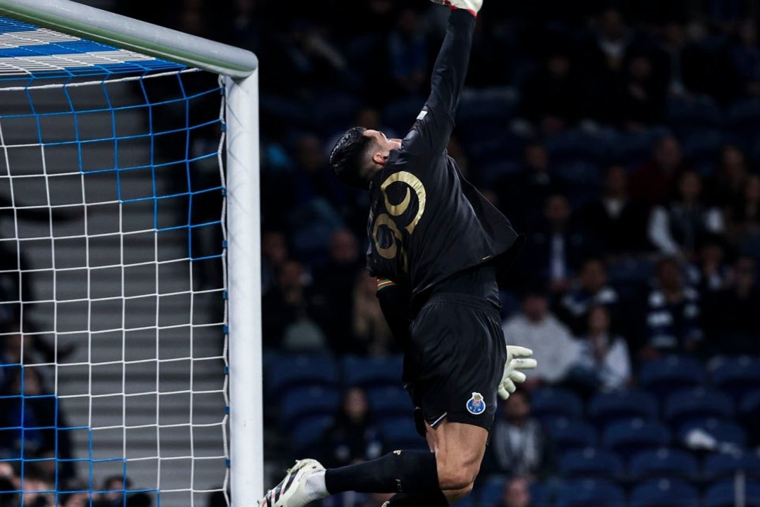 Porto Shuts Down Stuttgart with Commanding 2-0 Europa League Win