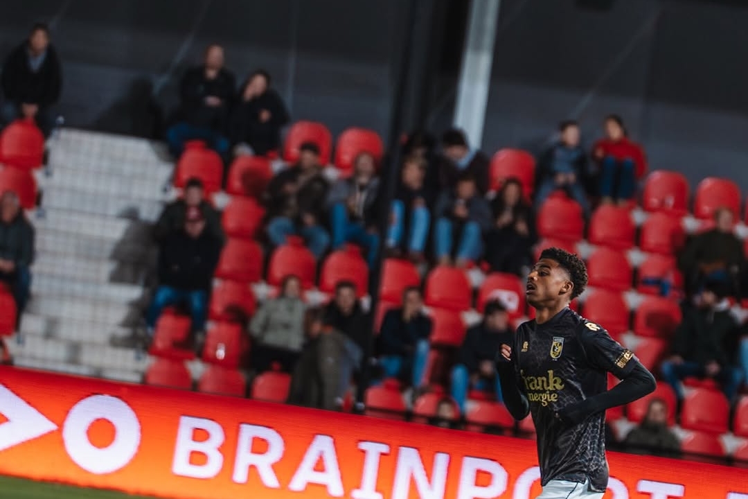 Vitesse Outclass Jong PSV U21 with Zonneveld and Pinto Goals