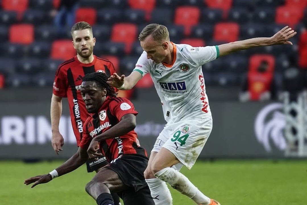 Gaziantep and Alanyaspor Draw 1-1 Amid Tactical Adjustments