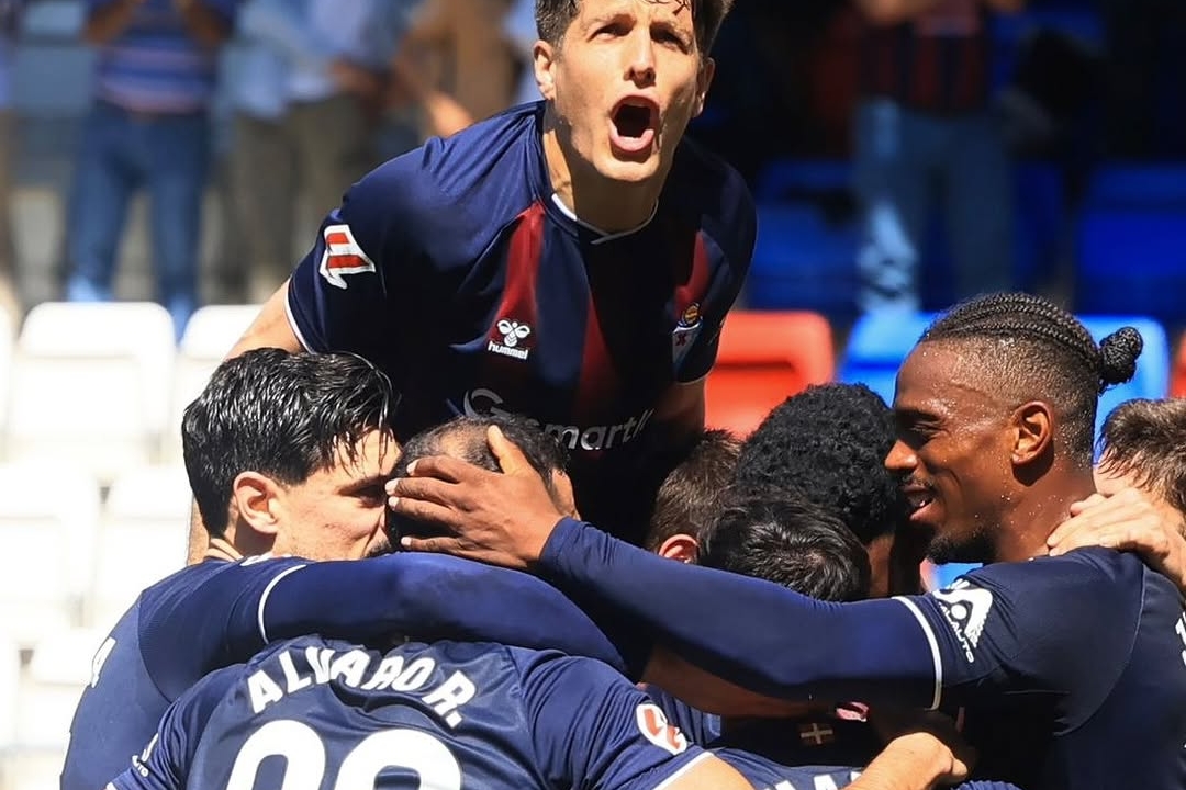 Eibar's Dominant 3-0 Win Sees Bautista and Nolaskoain Shine