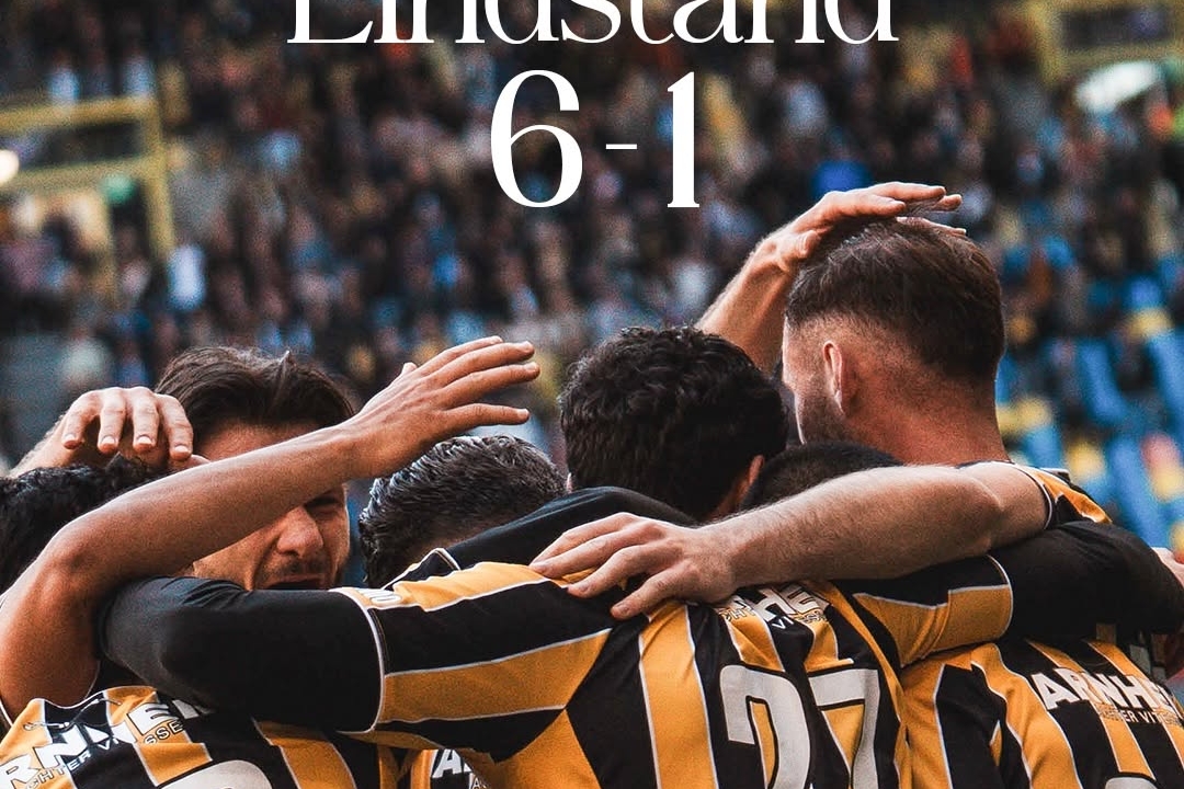 Vitesse Overwhelms Jong Ajax 6-1 with Zonneveld's Hat-trick