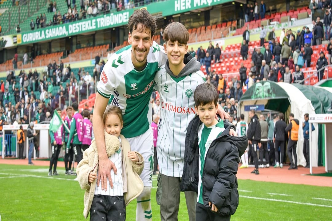 Konyaspor's Clinical Display Overwhelms Fatih Karagümrük 3-0