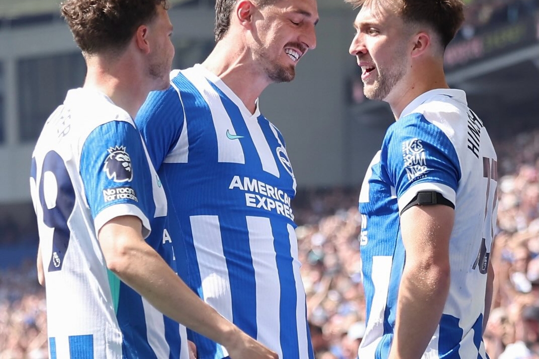Brighton Dominates Wolves 3-0 as De Cuyper Shines