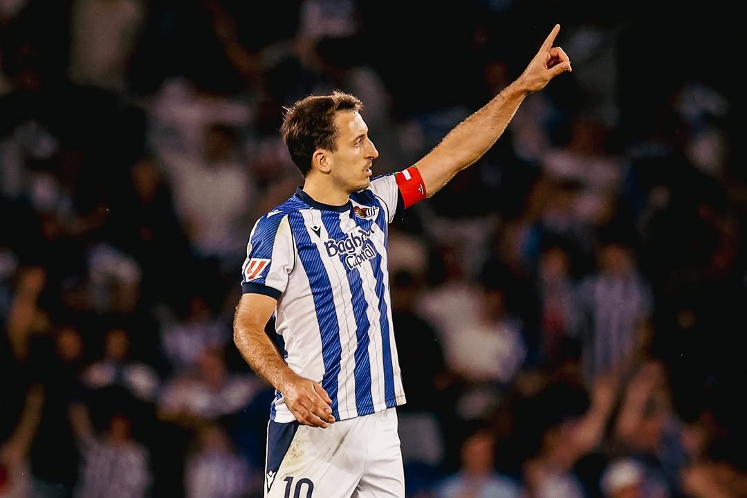 Oyarzabal's Late Penalty Snatches Draw for Real Sociedad Against Betis