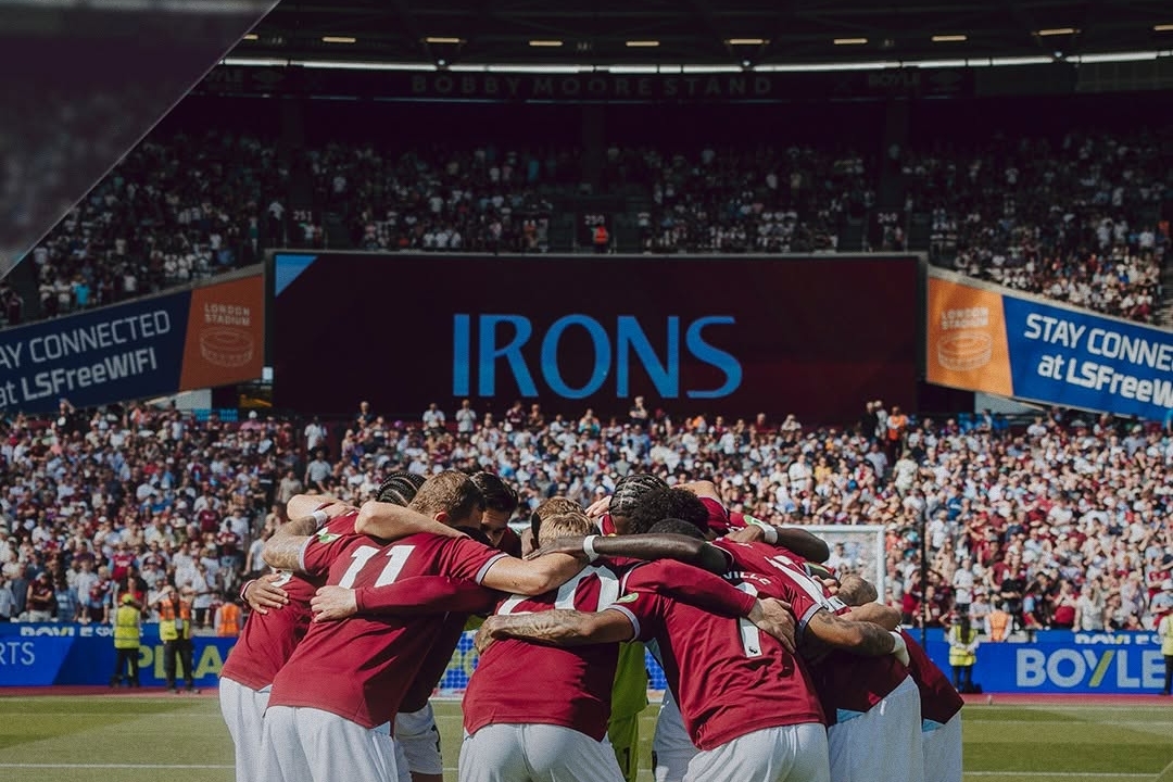 West Ham Overwhelm Leeds 3-0 in Second-Half Surge