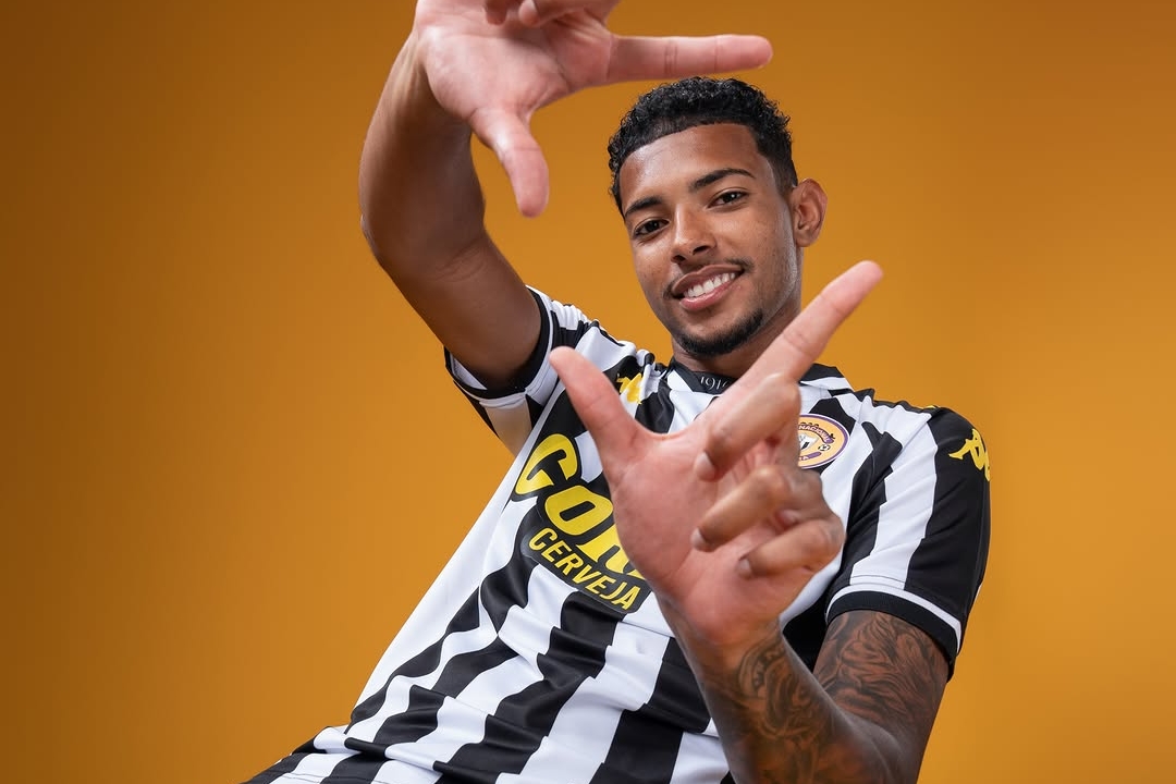 Nacional Capitalize on Xeka's Red Card to Sink Estoril 2-0