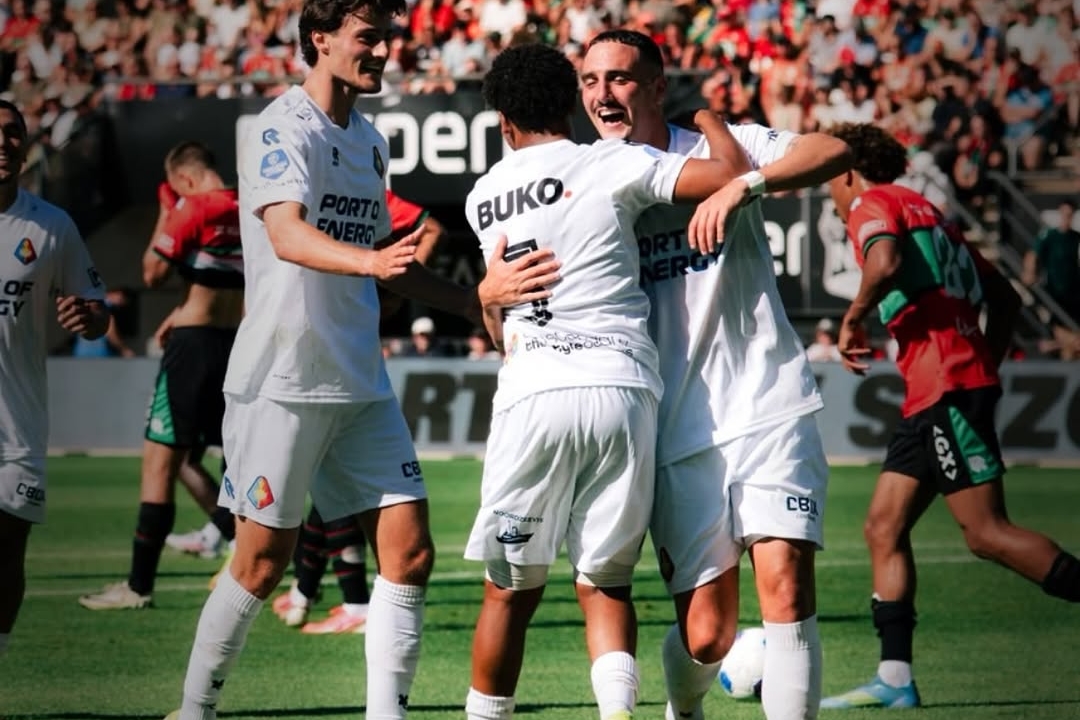 Telstar's Quick Start Stuns NEC in Eredivisie Opener