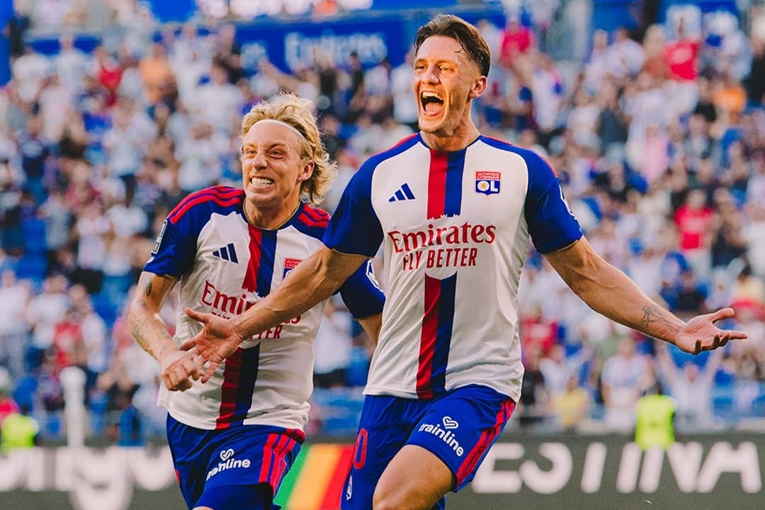 Lyon Outclass Auxerre 3-1 with Nuamah's Stellar Performance