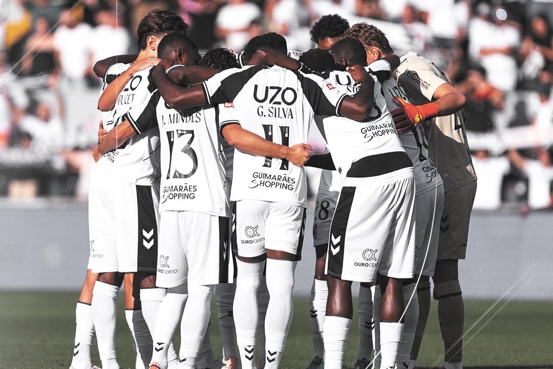 Vitória SC and Casa Pia Play Out a Goalless Draw Amidst Tactical Standoff