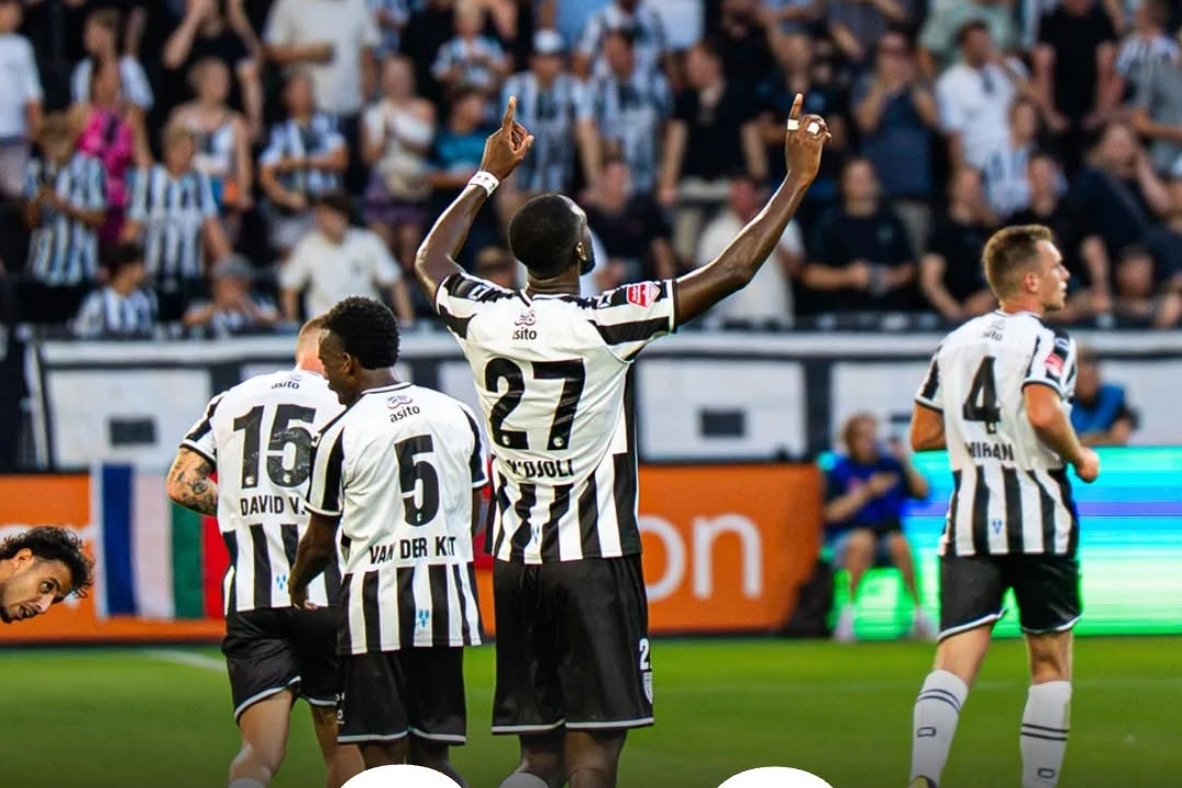 Late N'djoli Heroics Secure 3-2 Victory for Heracles Over Den Bosch