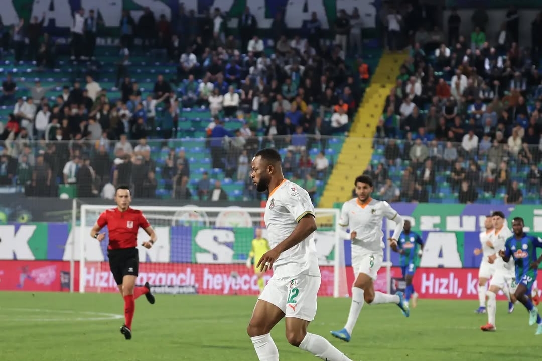 Alanyaspor Edges Rizespor in Own Goal Drama