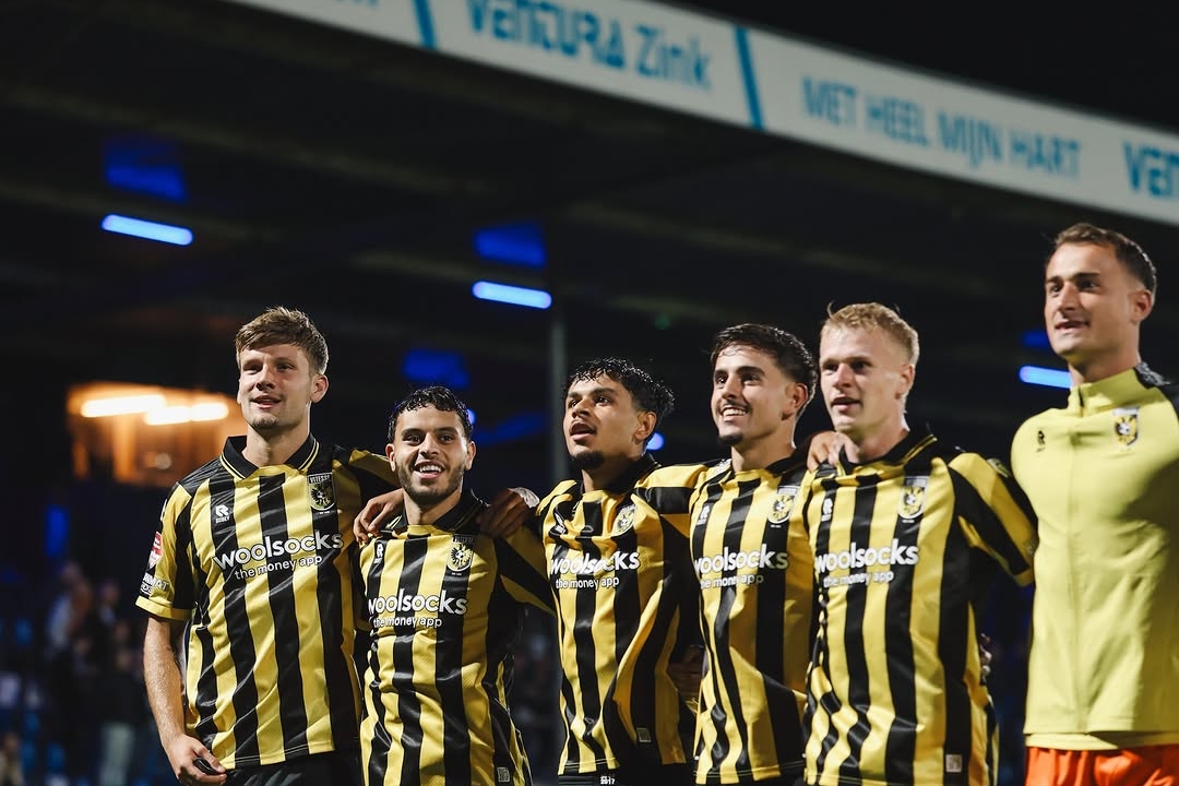 Vitesse's Clinical Display Overwhelms Den Bosch 4-1