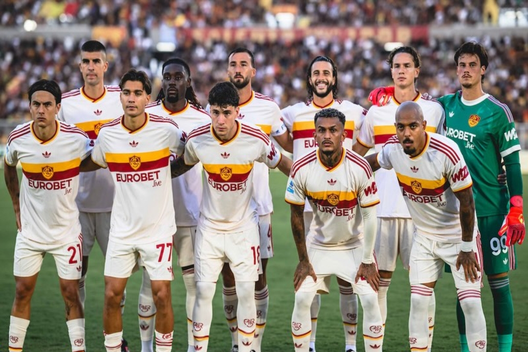 Malen's Brilliance Shines as Roma Crush Lecce 4-0
