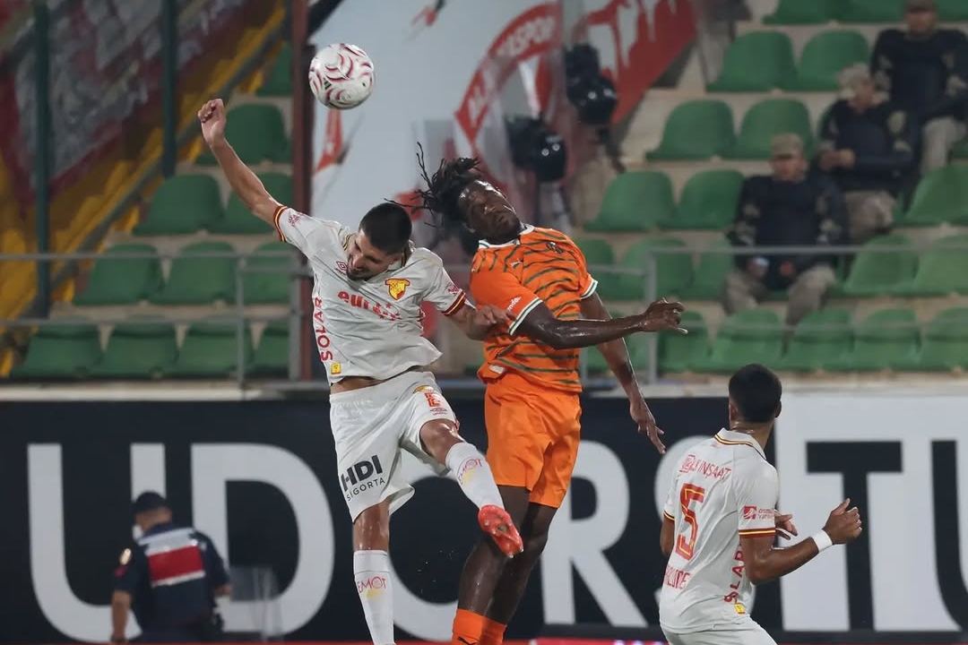 Late Exchange Leaves Alanyaspor and Göztepe Locked at 2-2
