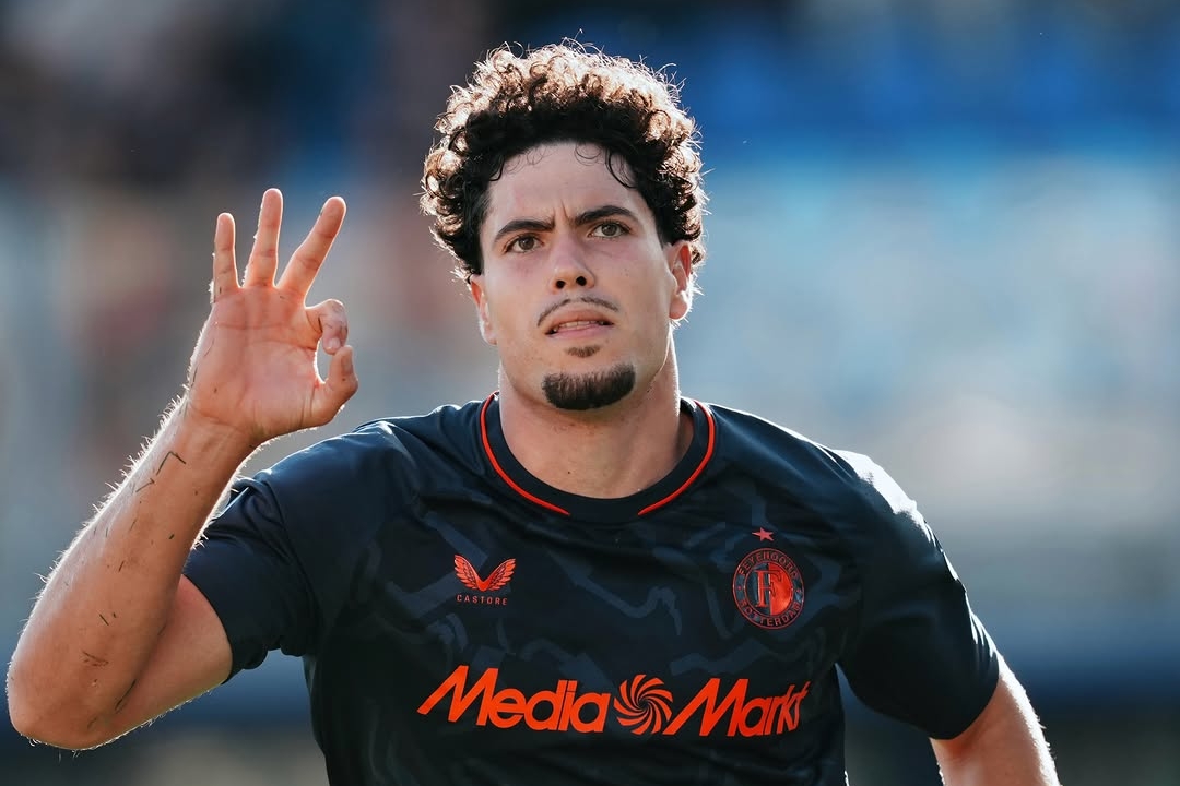 Feyenoord Dismantles PEC Zwolle 7-0 as Nacho Ferri Shines