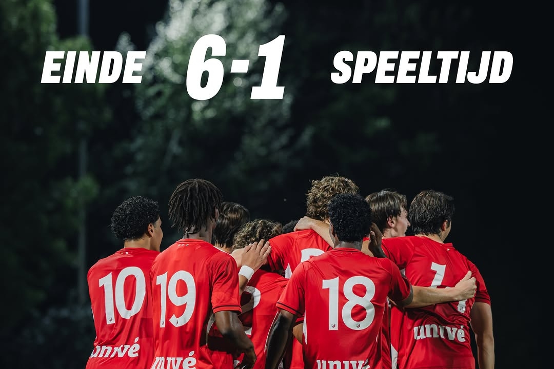 Jong Utrecht's Offensive Surge Overwhelms Jong Ajax in 6-1 Victory