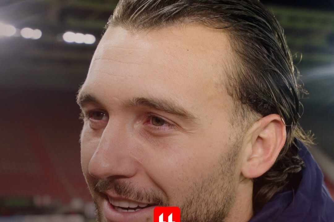 Twente's Late Surge Stuns AZ Alkmaar 2-0 in Eredivisie Showdown
