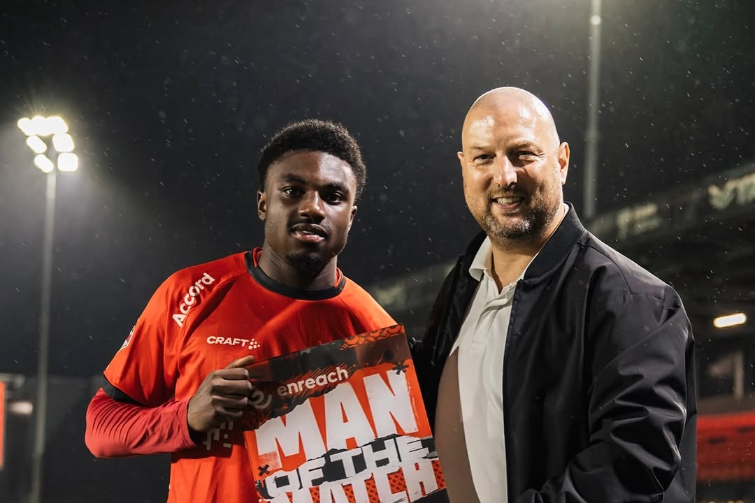 Almere City Dominate Eindhoven 3-0 with De Haan's Stellar Performance