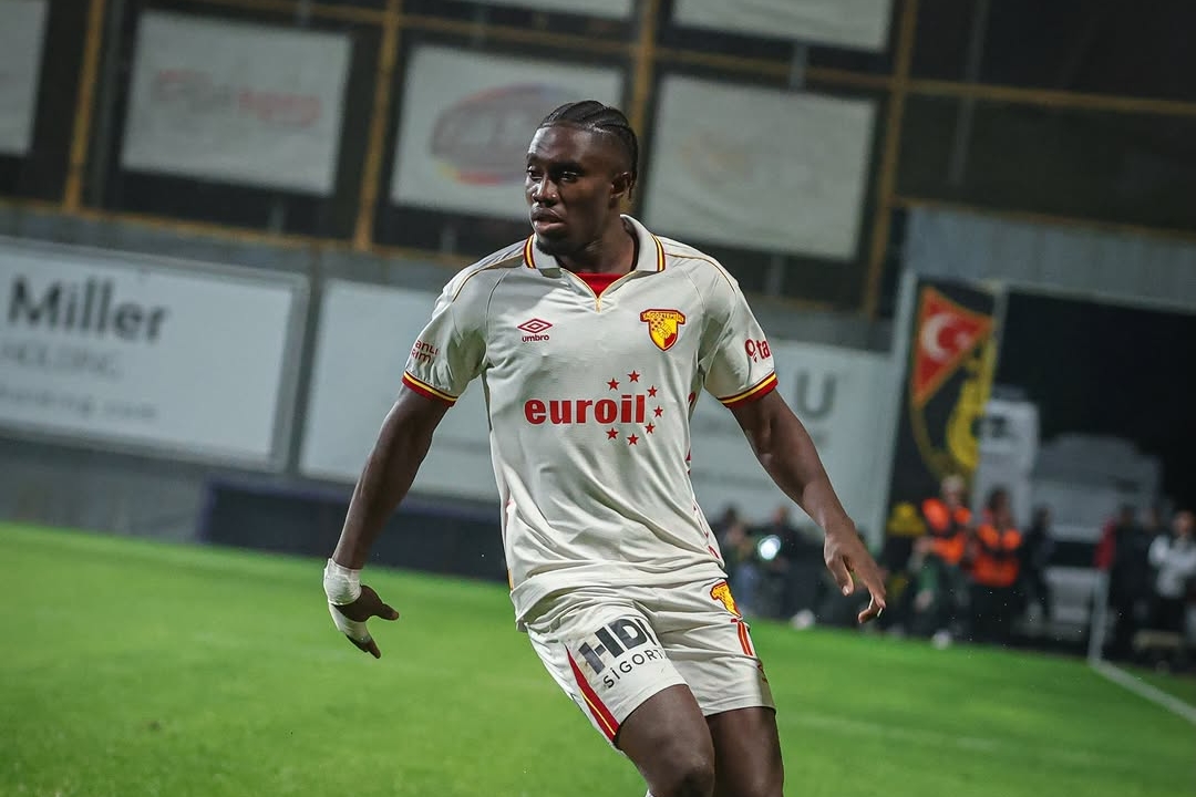 Göztepe Surge Past Eyüpspor 4-0 with Henrique's Hat-Trick