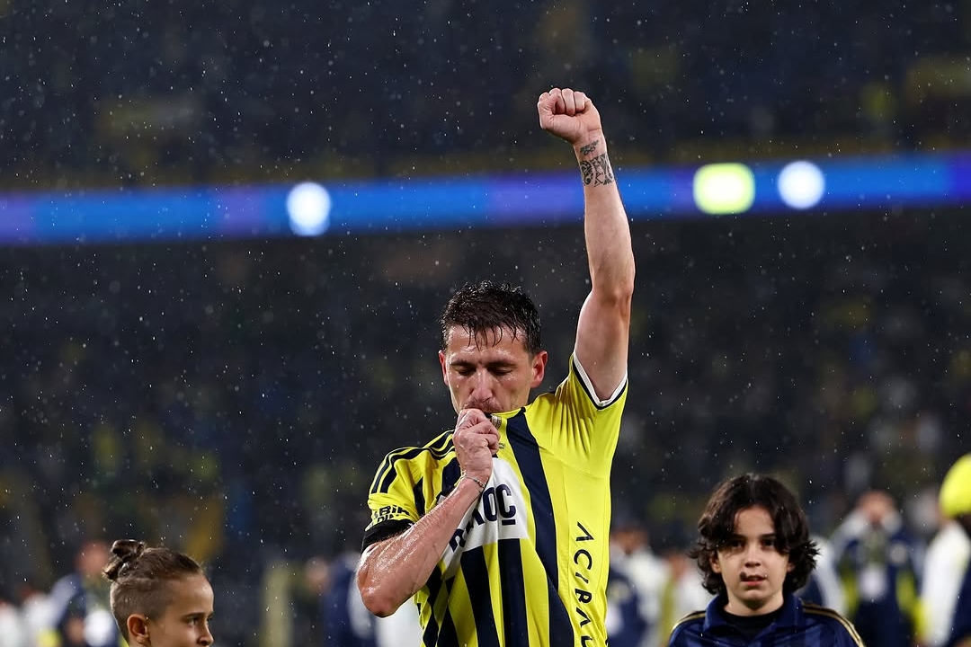Fenerbahçe Surges Past Alanyaspor with Lukaku's Influence in 3-0 Win