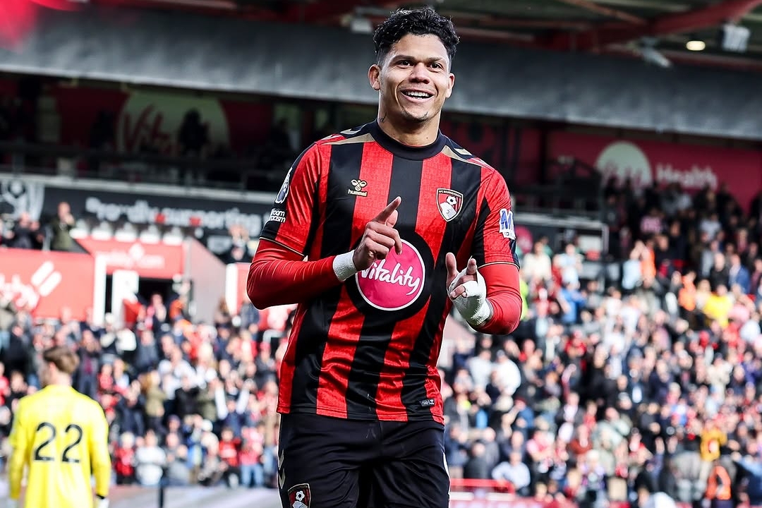 Bournemouth Capitalize on Red Card to Overwhelm Sunderland 2-0